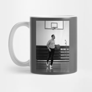 Barack Obama plays basketball Mug